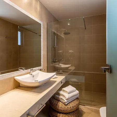 Elysian Luxury And Отель 5*