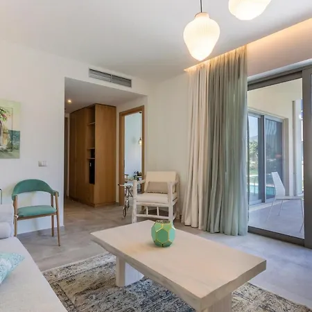 Elysian Luxury And 5* קלמאטה