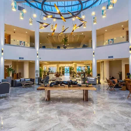 Elysian Luxury And 5* קלמאטה