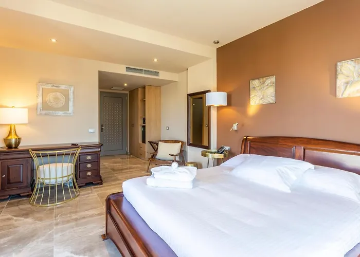 Hotel Elysian Luxury And