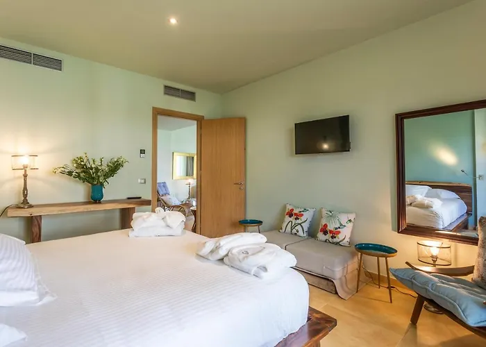 Hotel Elysian Luxury And