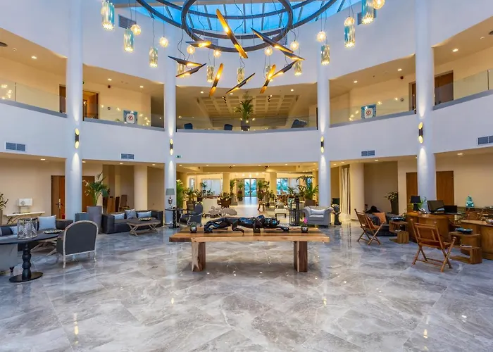 Elysian Luxury And 5* كالاماتا